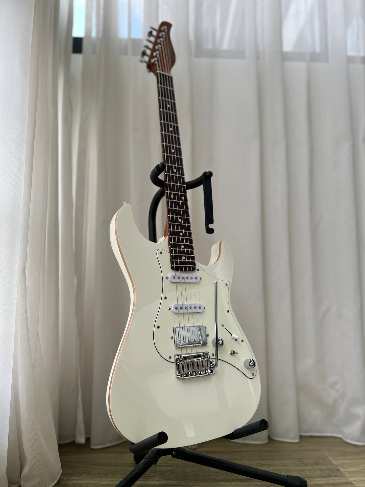 Gilmour Guitar New Standard ECO White