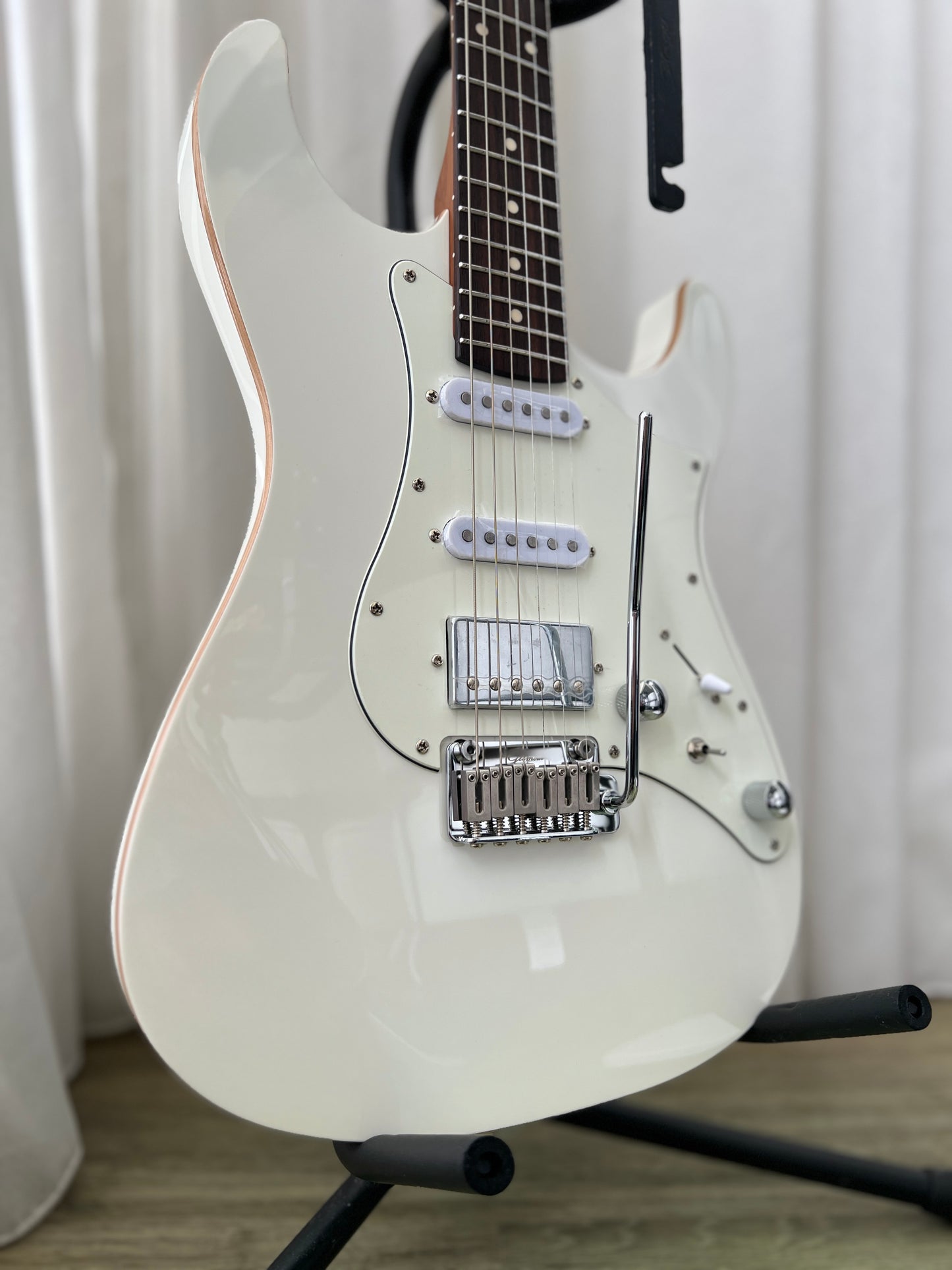 Gilmour Guitar New Standard ECO White